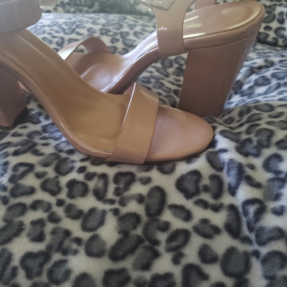 Chunky heel sandals - Picture 2 of 4